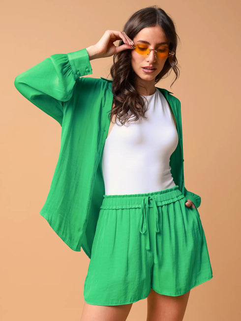 SATIN FLOWY SHORTS